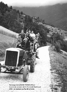 COLO JEUNE FRANCE 1956 en montant au Pas de la Coche